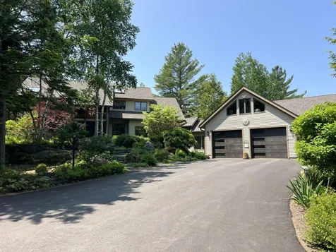 291 Molyneaux Road Camden ME 04843