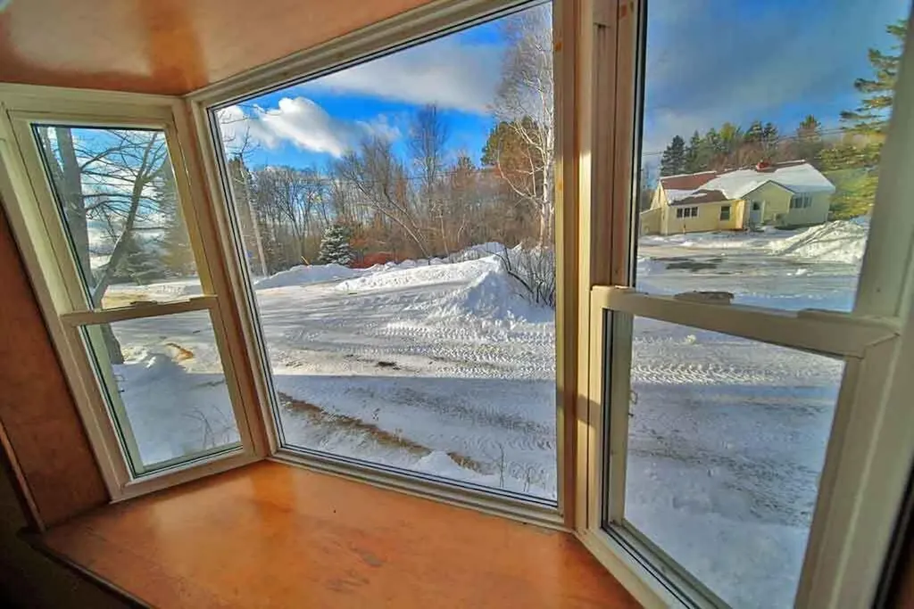 20 Cleaves Street Crystal ME 04747