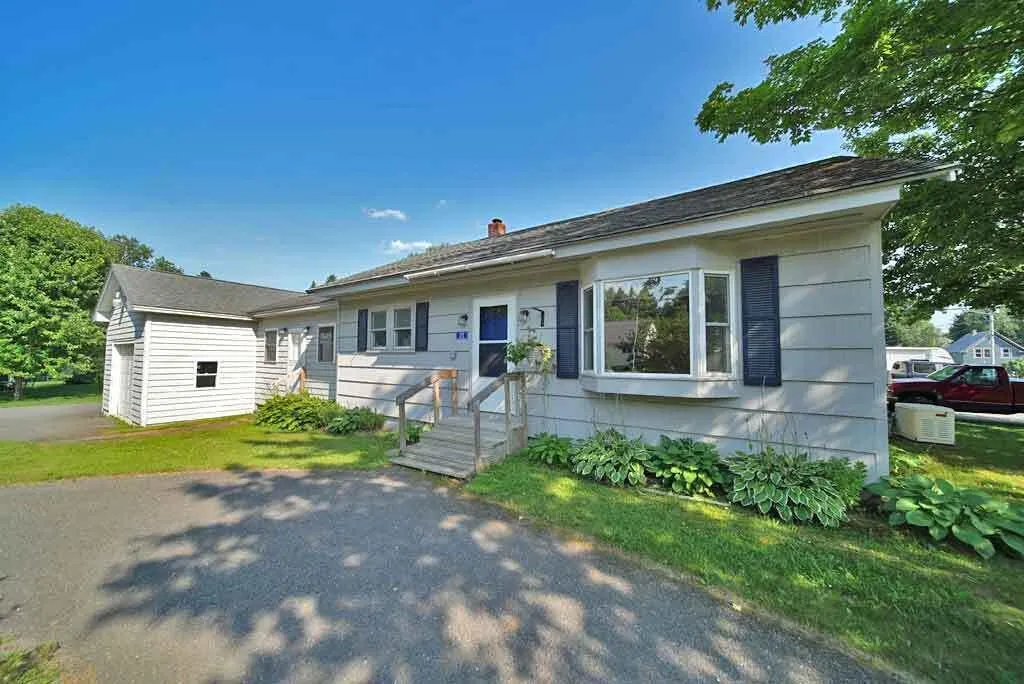 20 Cleaves Street Crystal ME 04747