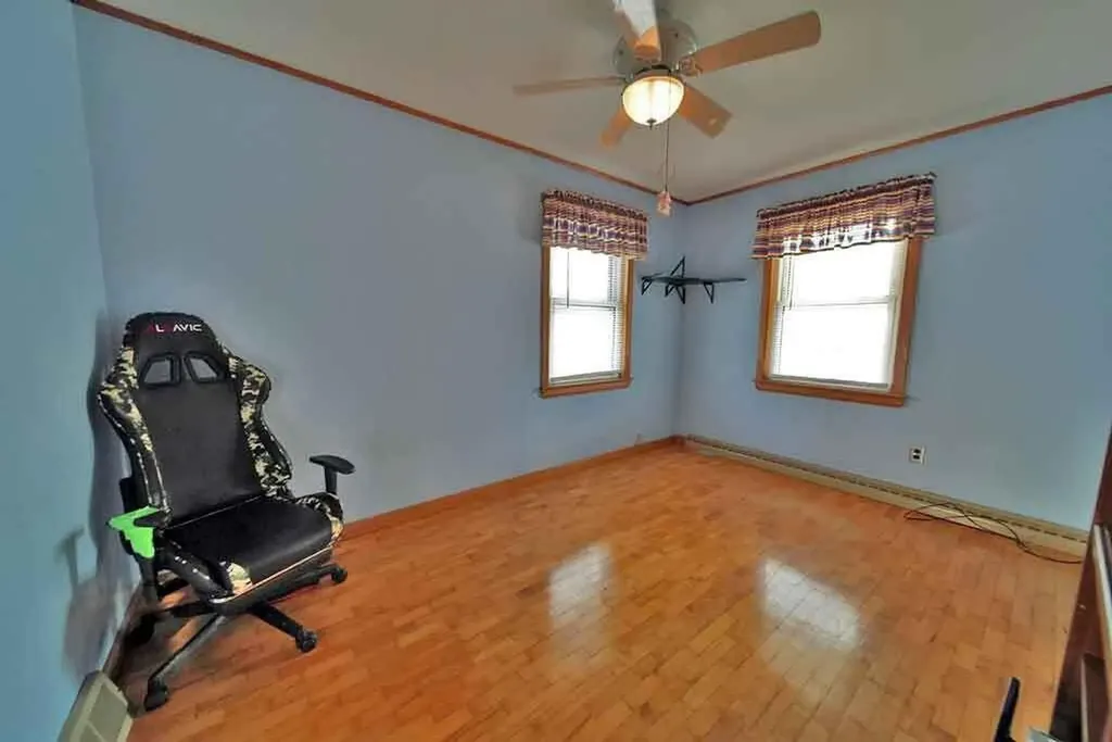 20 Cleaves Street Crystal ME 04747