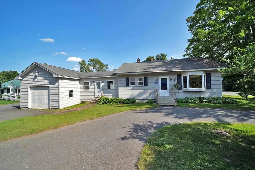 20 Cleaves Street Crystal ME 04747