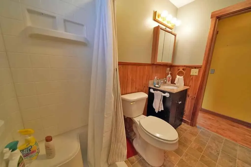 20 Cleaves Street Crystal ME 04747