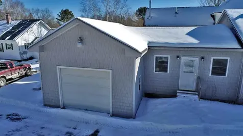 20 Cleaves Street Crystal ME 04747