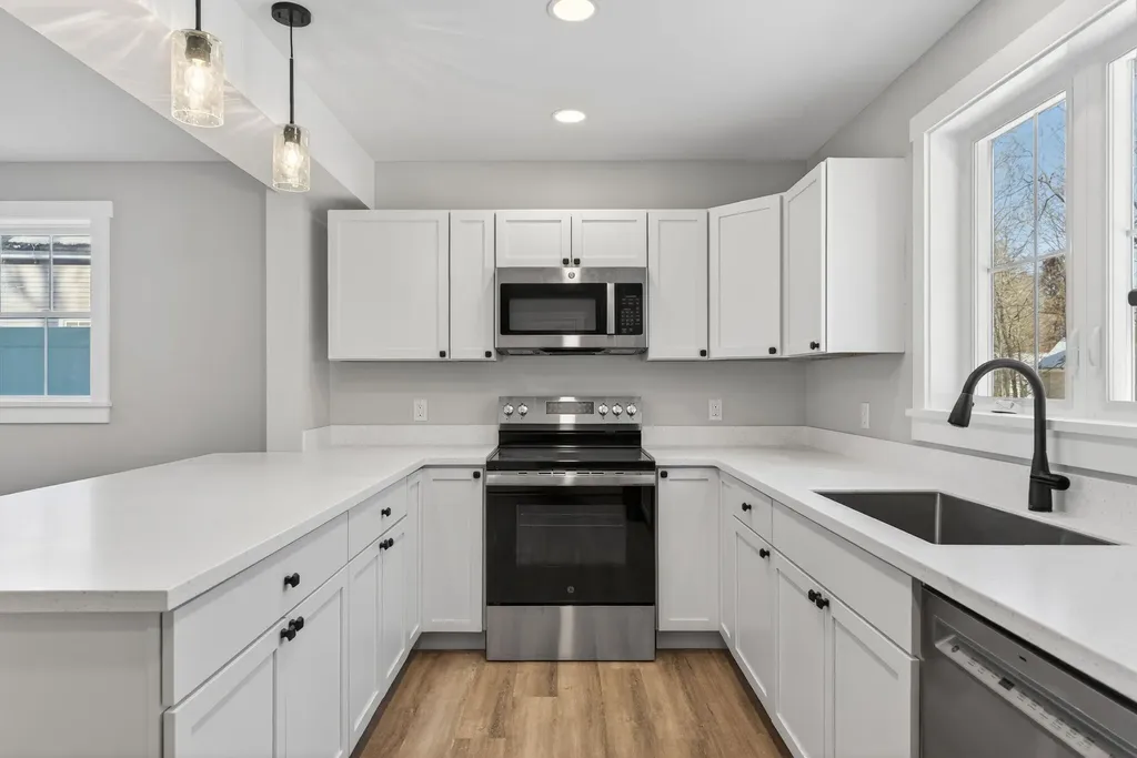 38 Oak Street Gardiner ME 04345
