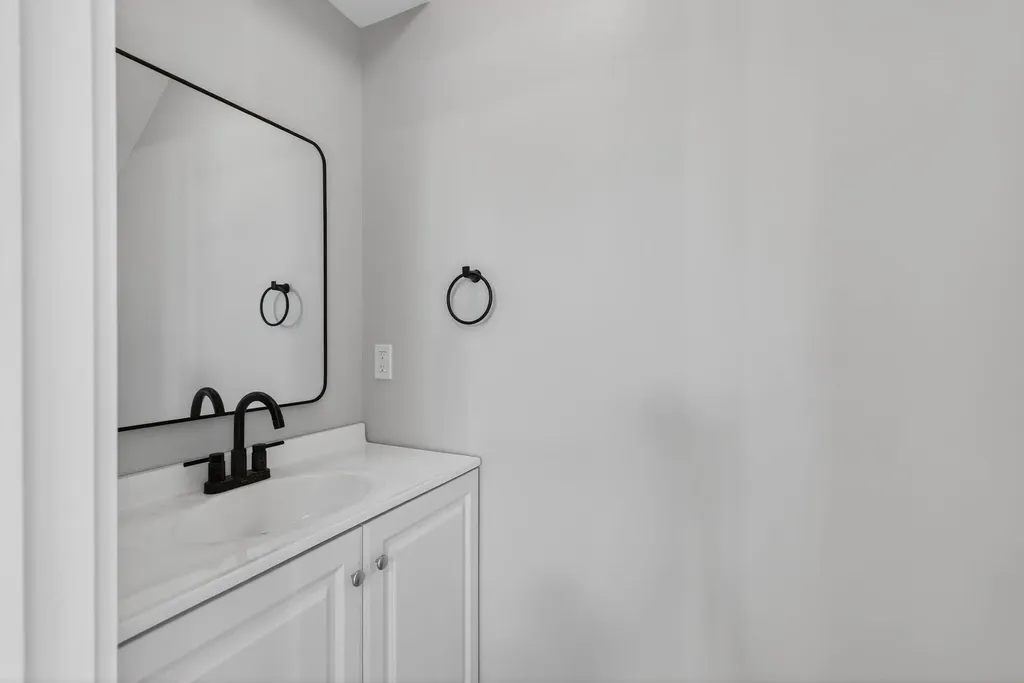 38 Oak Street Gardiner ME 04345