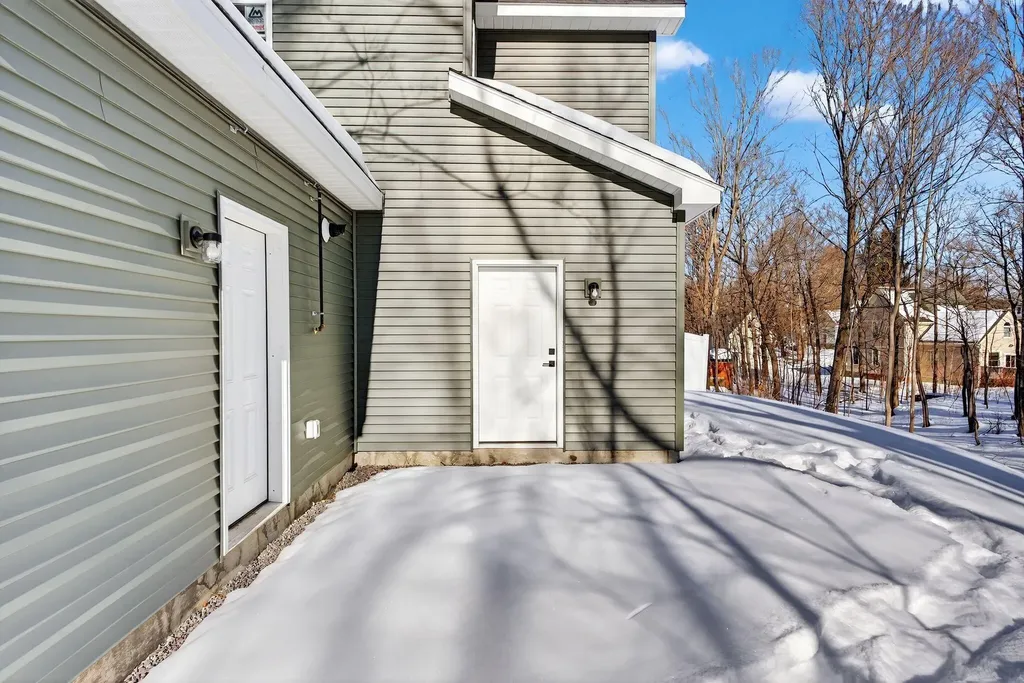 38 Oak Street Gardiner ME 04345