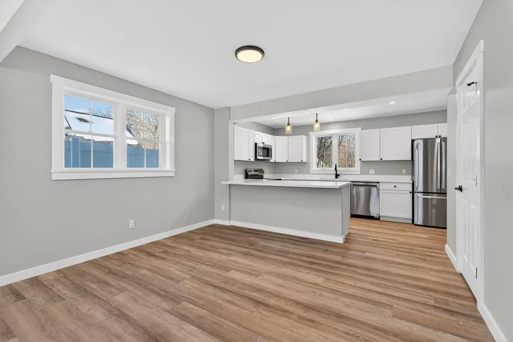 38 Oak Street Gardiner ME 04345