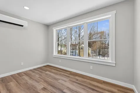 38 Oak Street Gardiner ME 04345