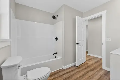 38 Oak Street Gardiner ME 04345