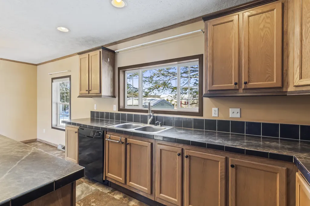 3 Haskell Circle Topsham ME 04086