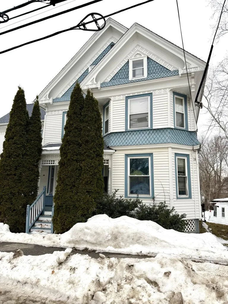137 S Main Street Auburn ME 04210