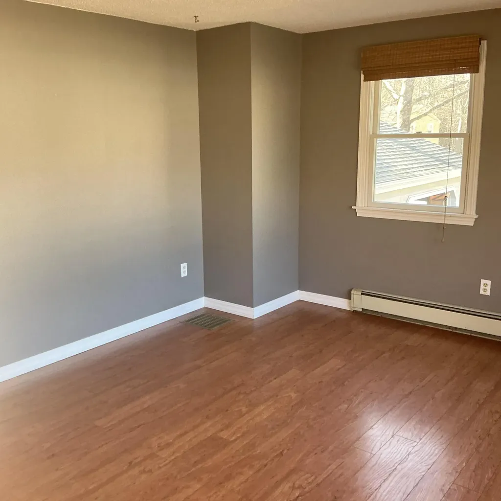 1 Carolyn Street Topsham ME 04086