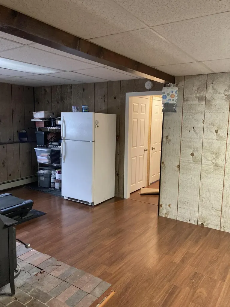1 Carolyn Street Topsham ME 04086