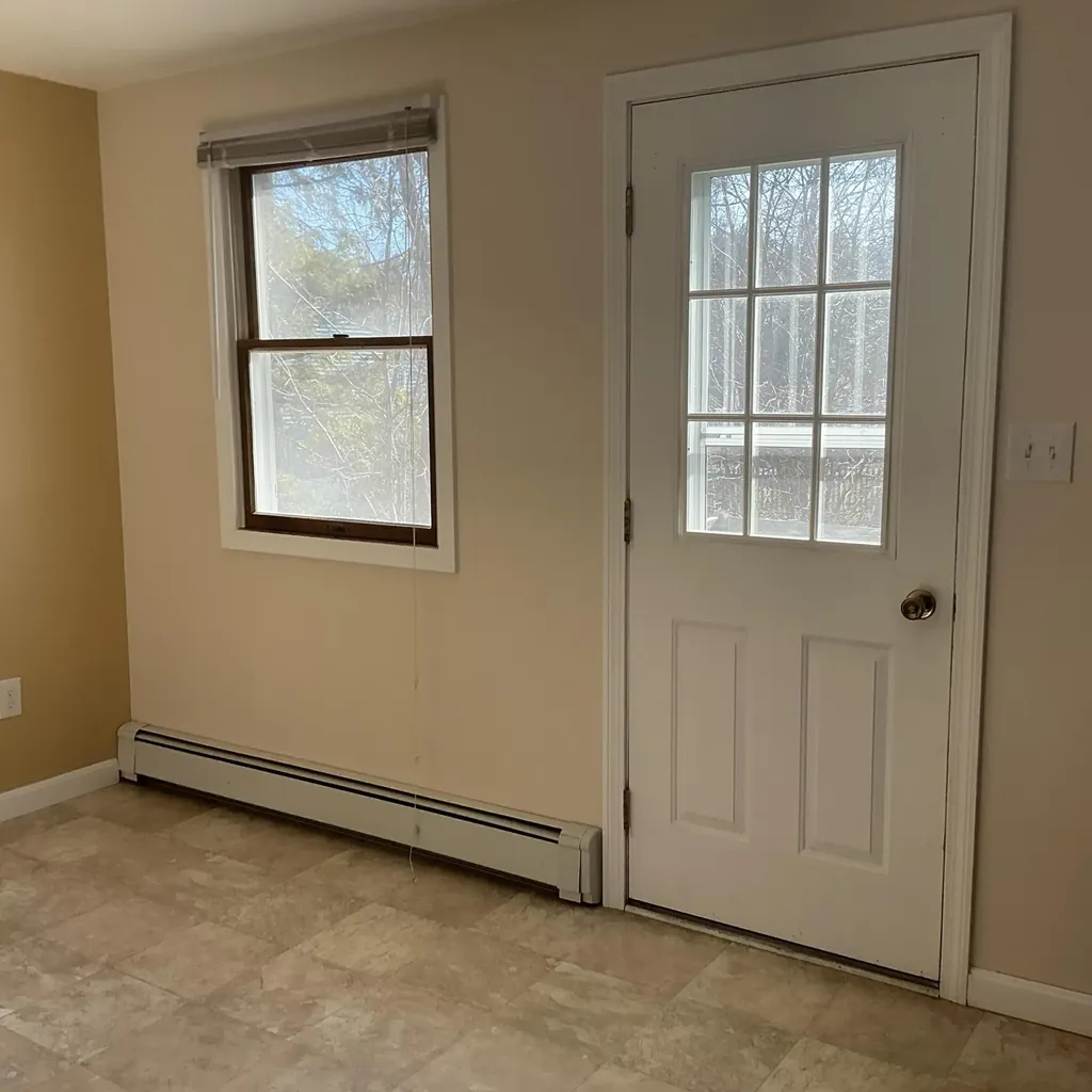1 Carolyn Street Topsham ME 04086