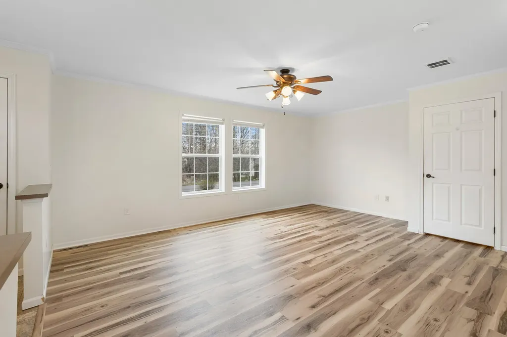 98 New County Road Rockland ME 04841