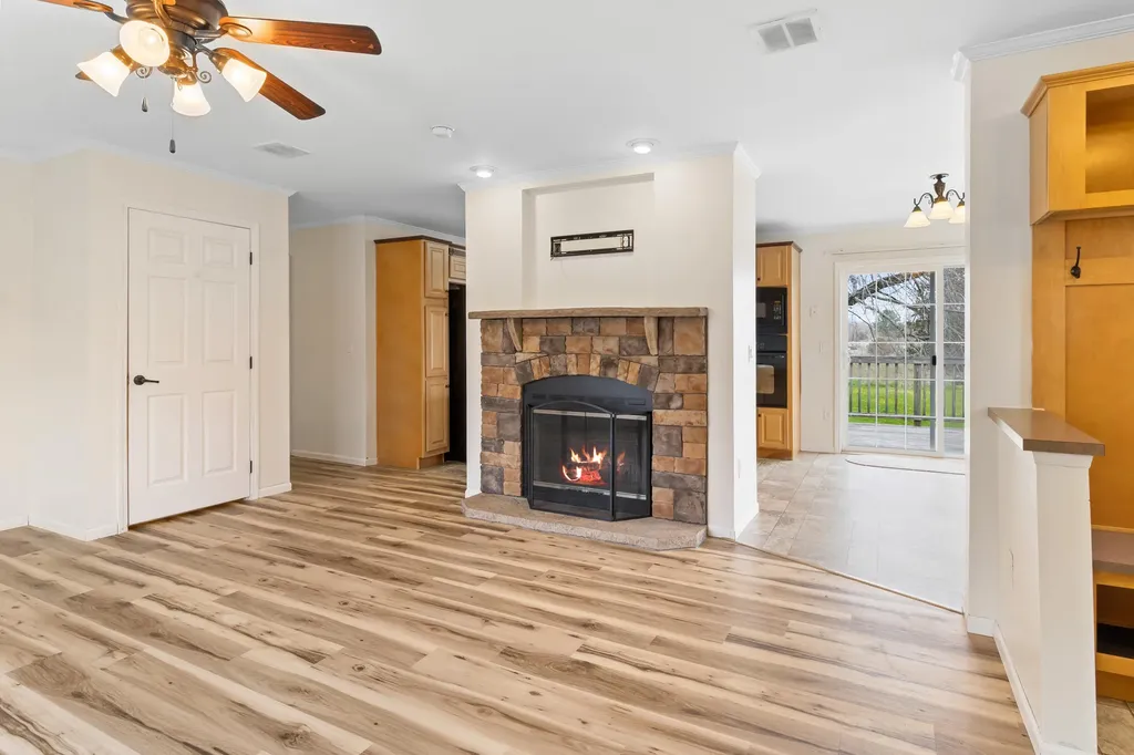 98 New County Road Rockland ME 04841