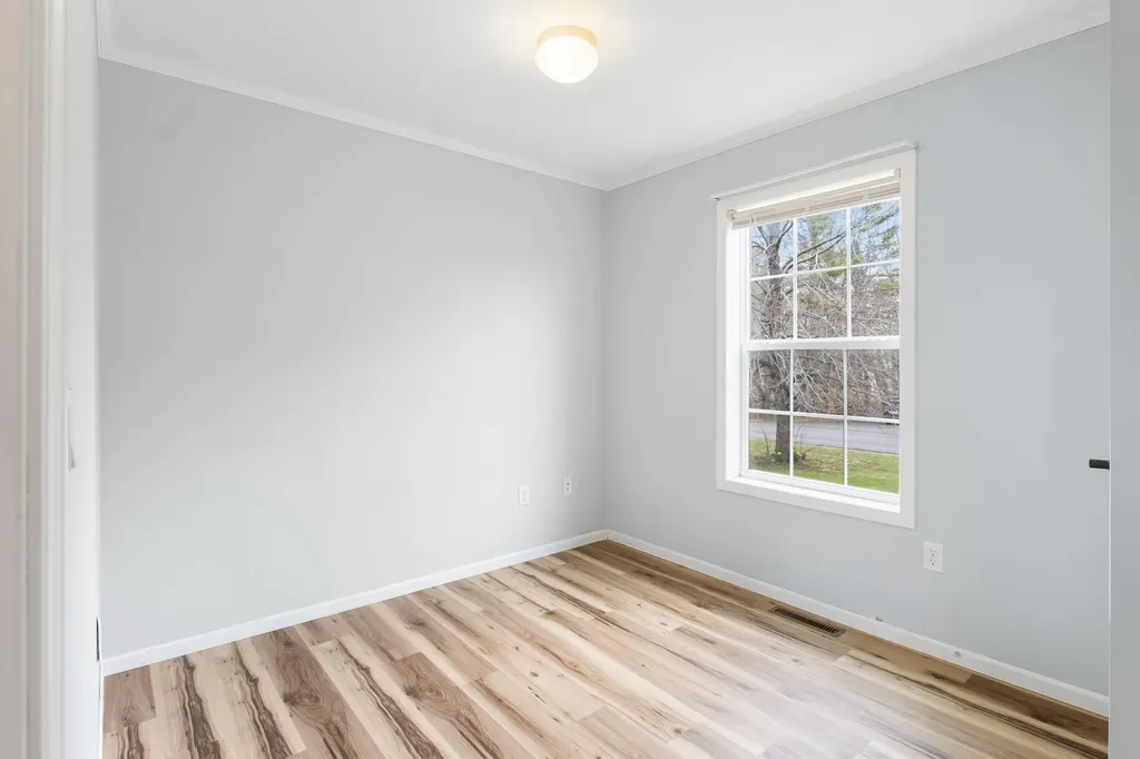 98 New County Road Rockland ME 04841