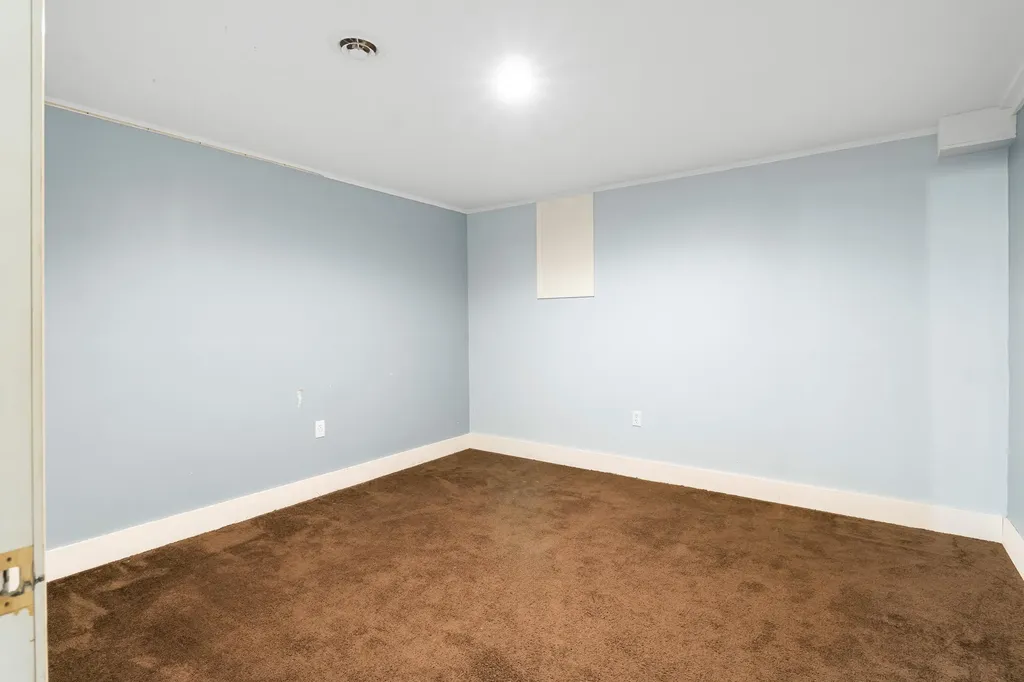 98 New County Road Rockland ME 04841