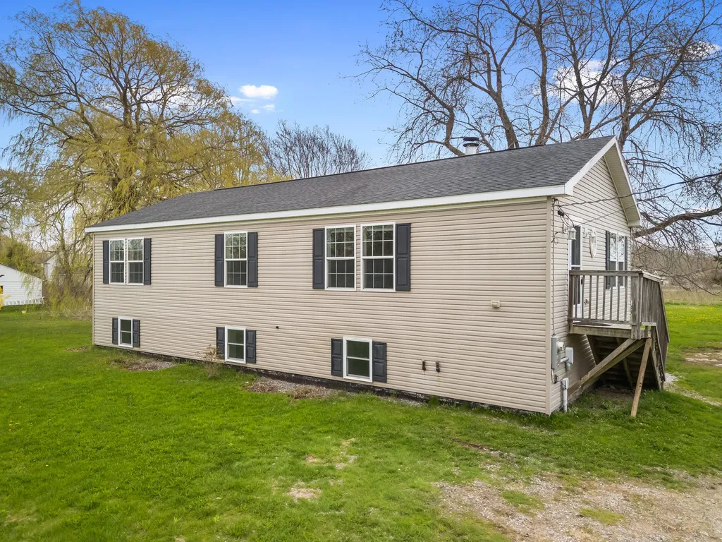 98 New County Road Rockland ME 04841