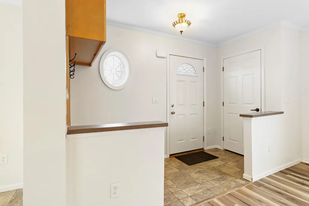 98 New County Road Rockland ME 04841