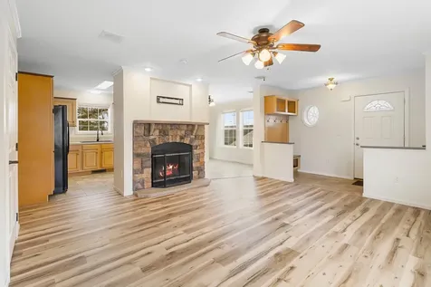 98 New County Road Rockland ME 04841