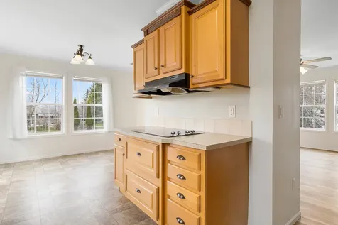 98 New County Road Rockland ME 04841