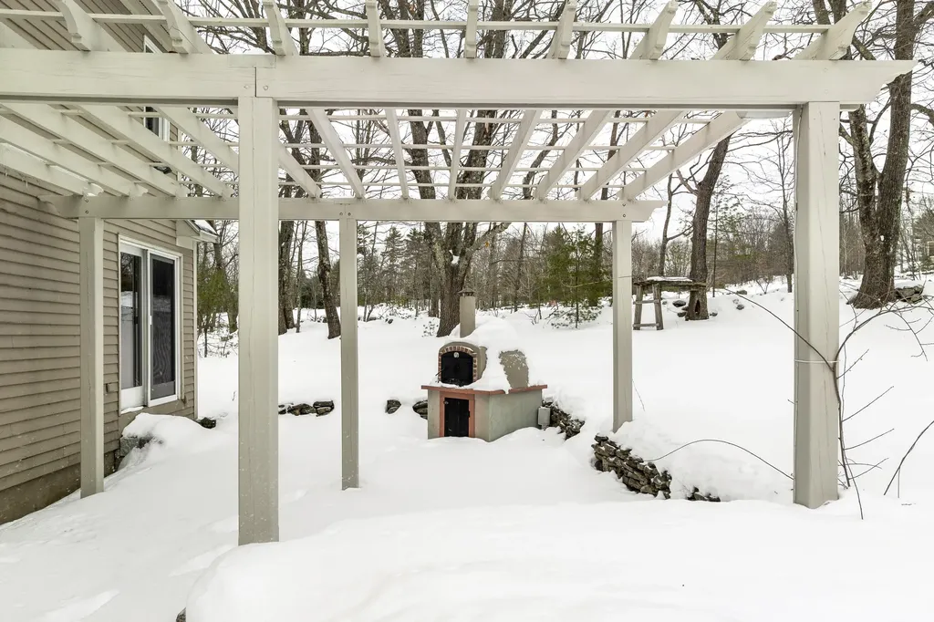 21 Windy Way Waterboro ME 04087