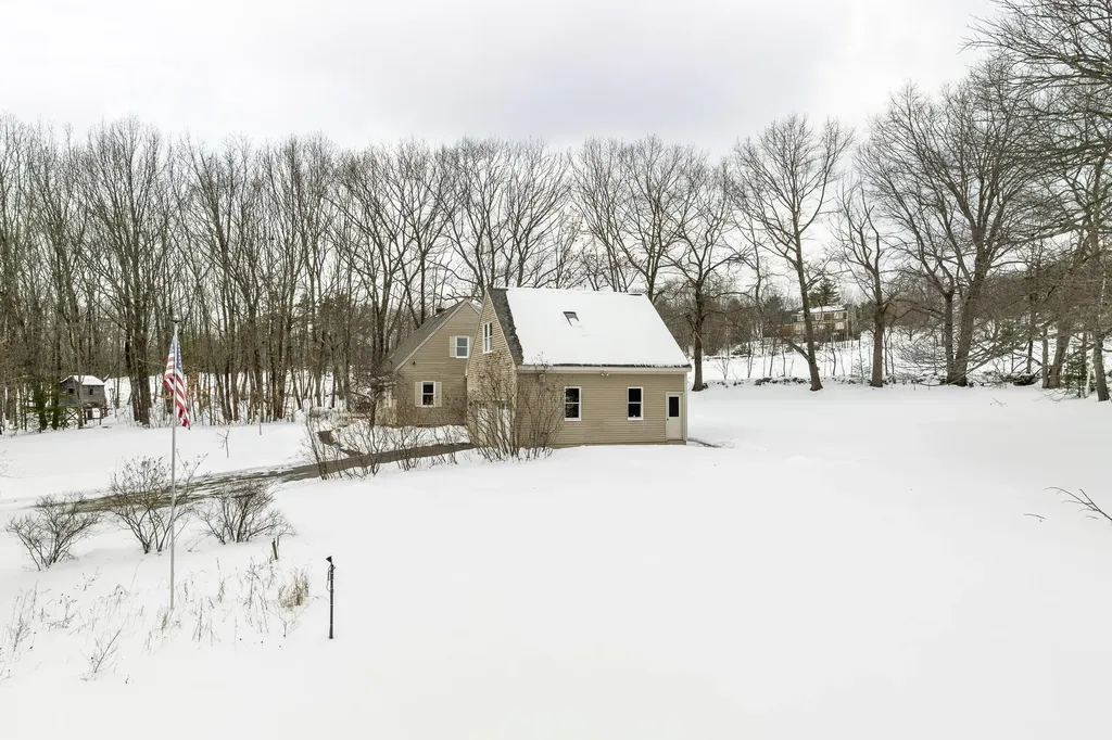 21 Windy Way Waterboro ME 04087