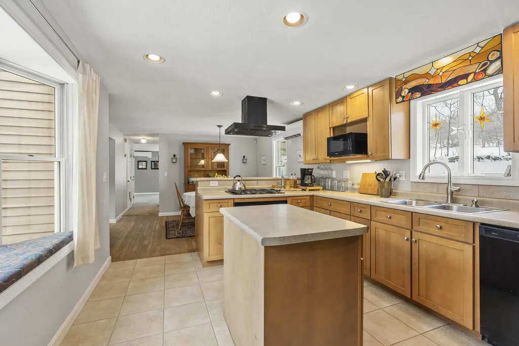 21 Windy Way Waterboro ME 04087