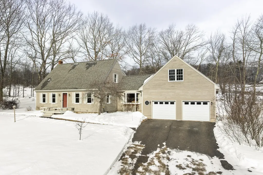 21 Windy Way Waterboro ME 04087