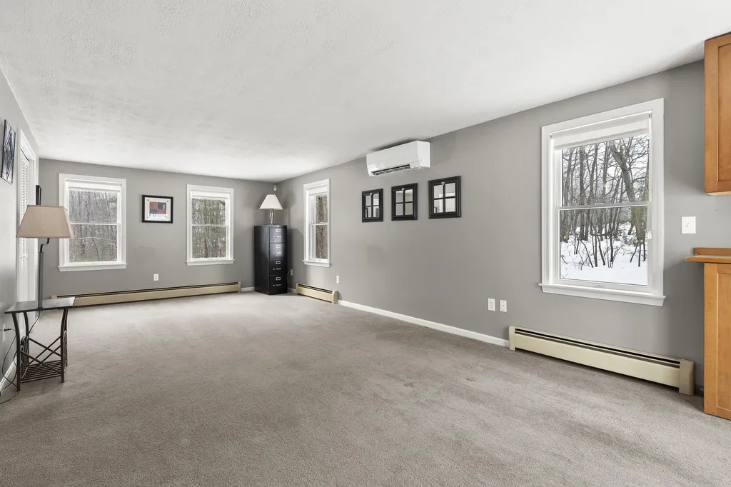 21 Windy Way Waterboro ME 04087