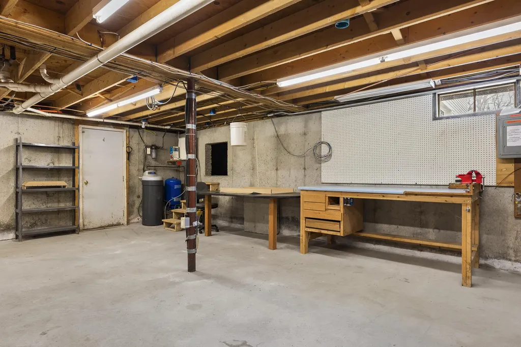 21 Windy Way Waterboro ME 04087