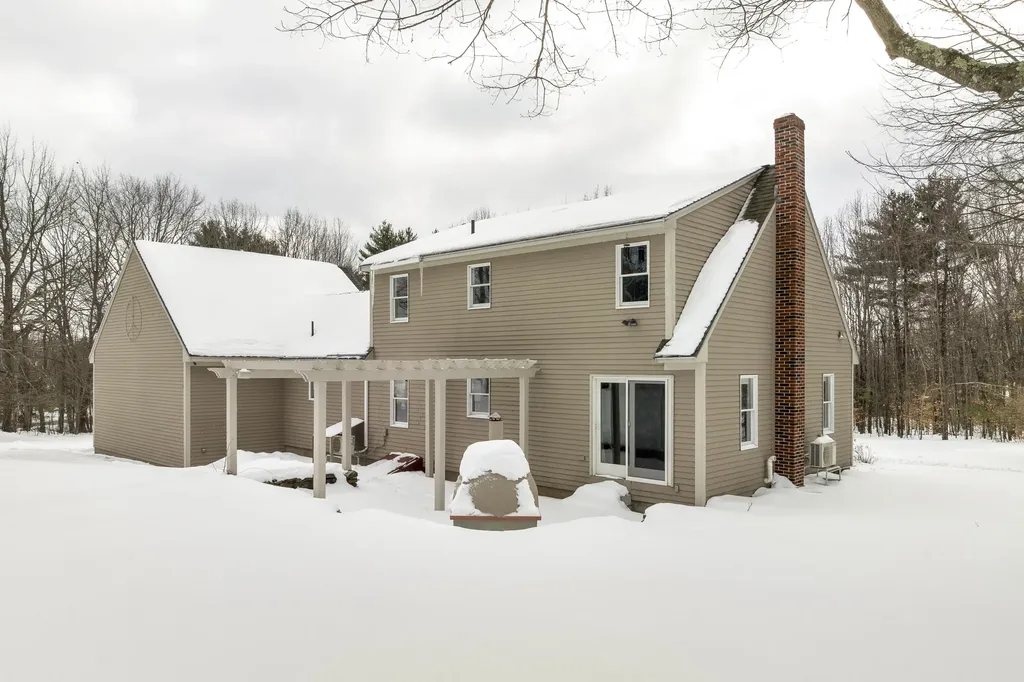 21 Windy Way Waterboro ME 04087