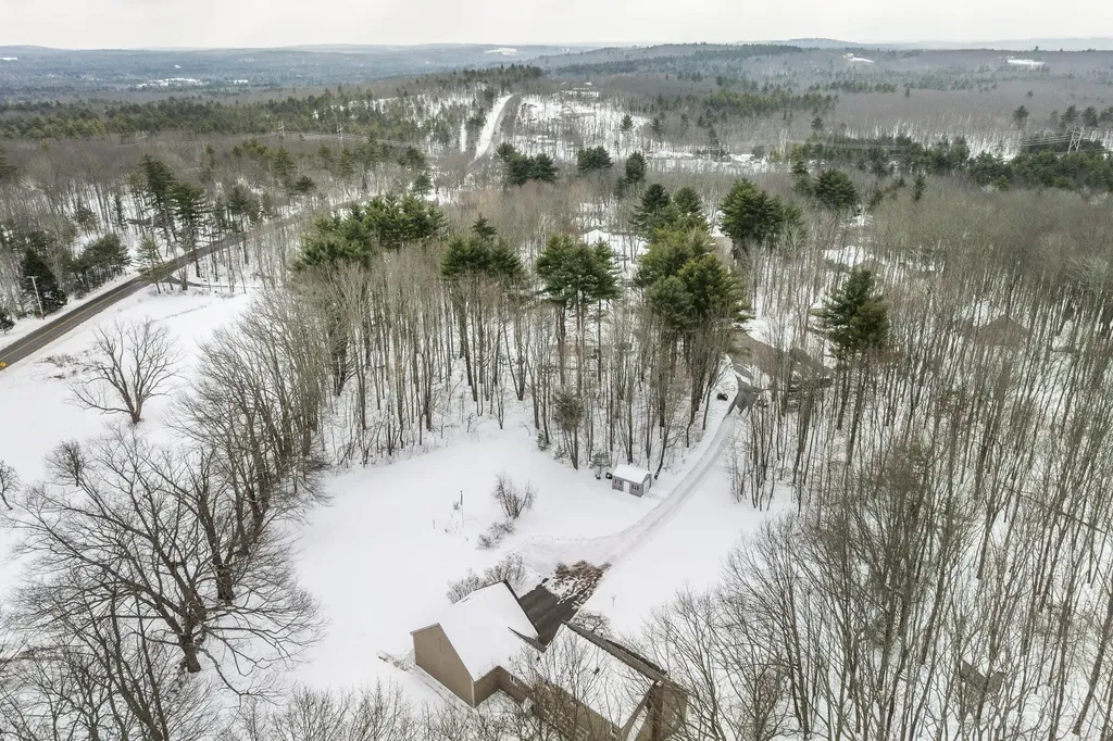 21 Windy Way Waterboro ME 04087