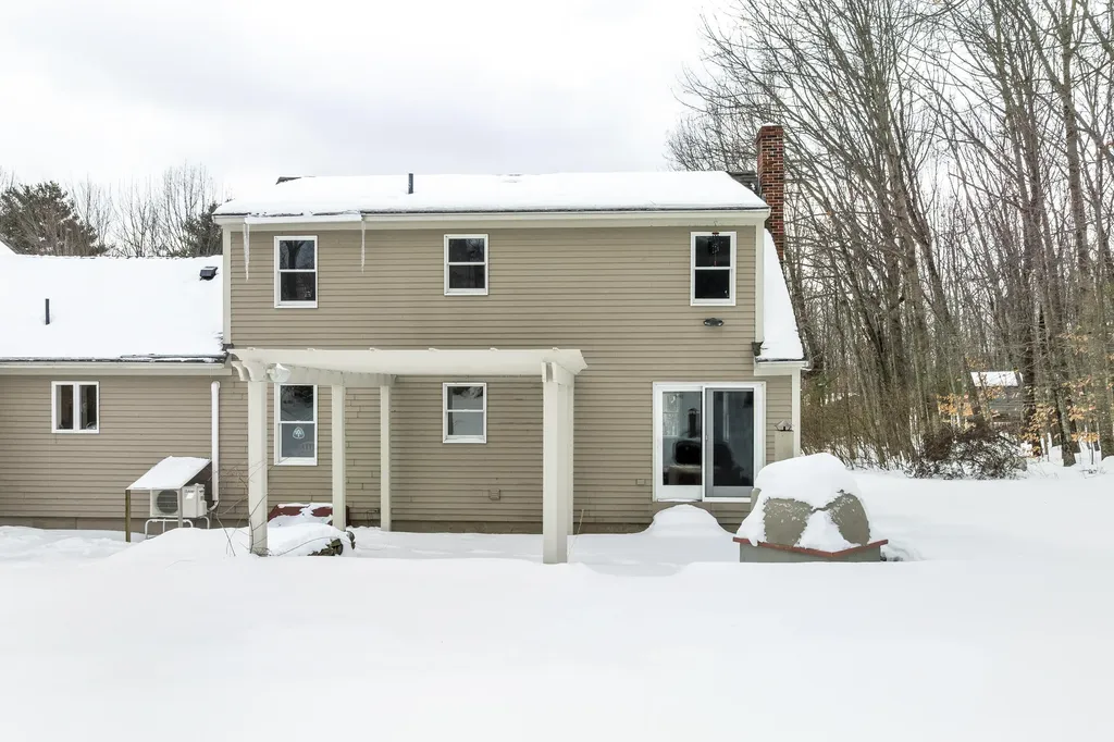 21 Windy Way Waterboro ME 04087