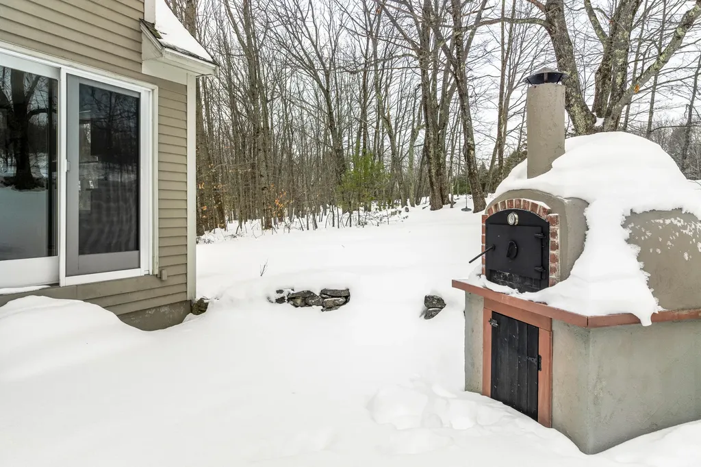 21 Windy Way Waterboro ME 04087