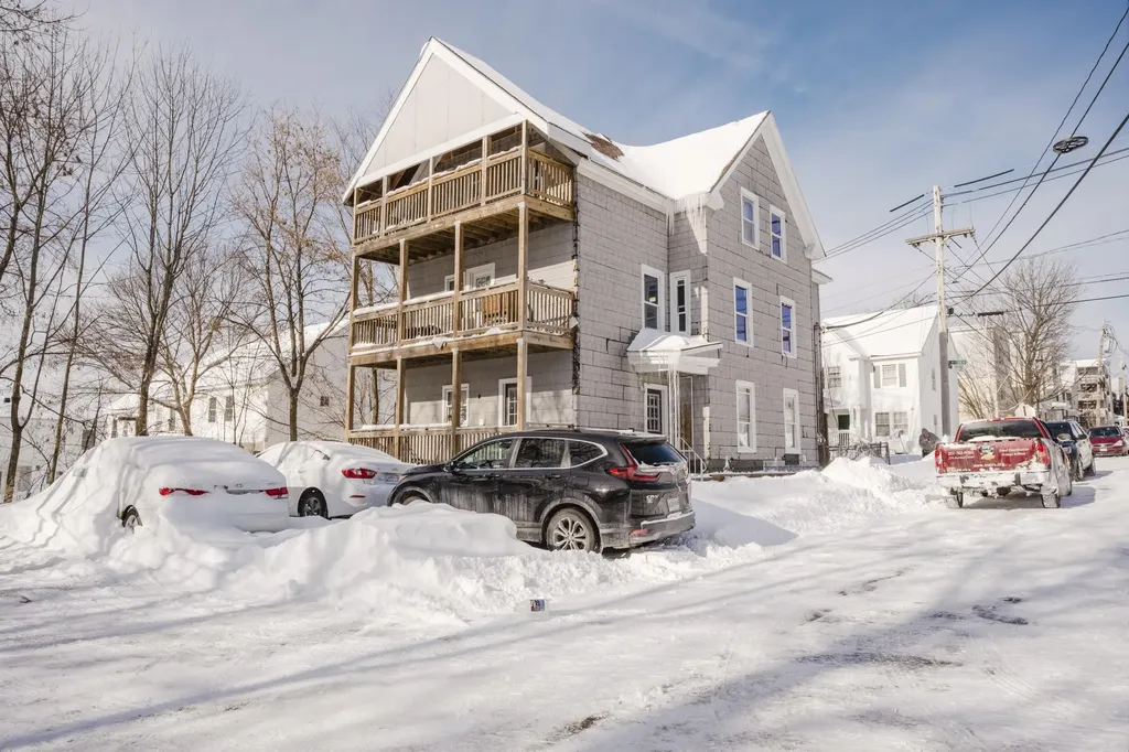 67 Maple Street Lewiston ME 04240