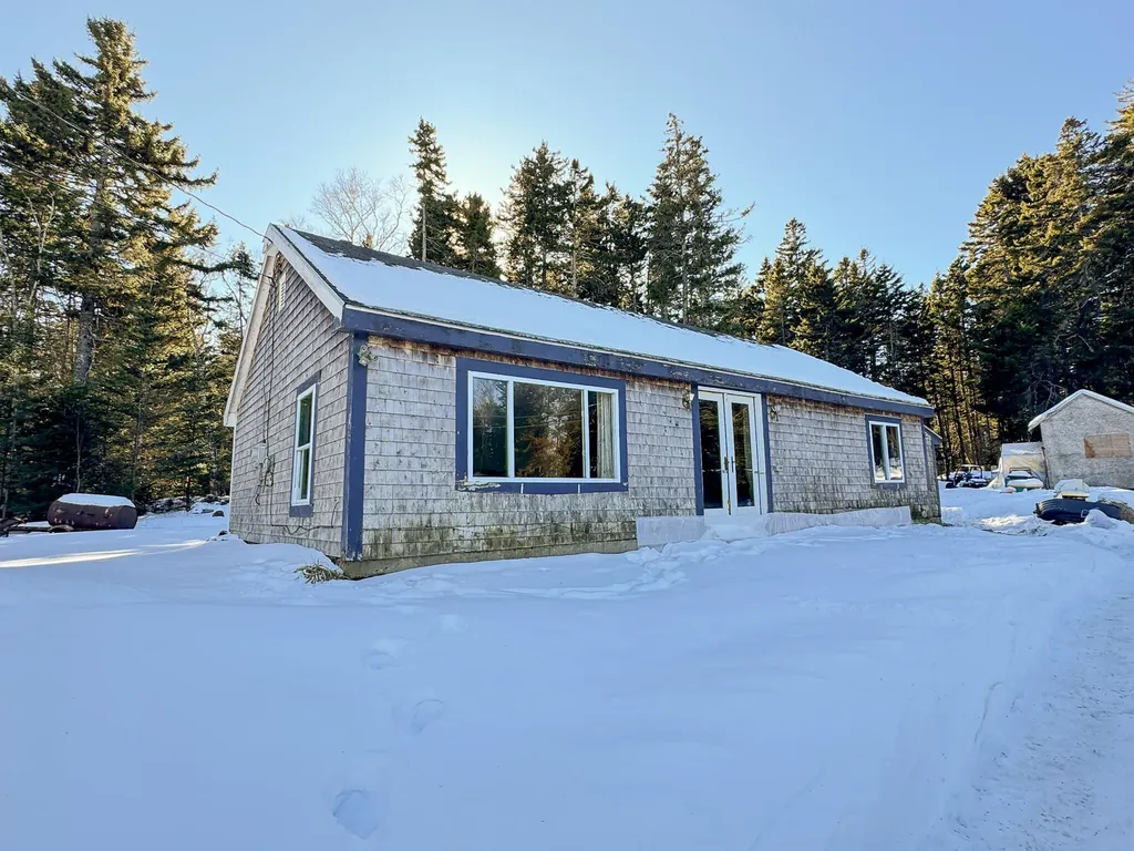 12 Fifield Point Road Stonington ME 04681