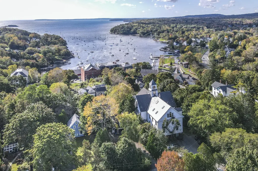 6 Summer Street Rockport ME 04856