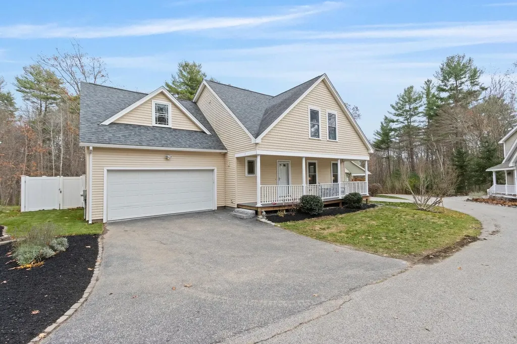 3 Izzy Lane Kittery ME 03904