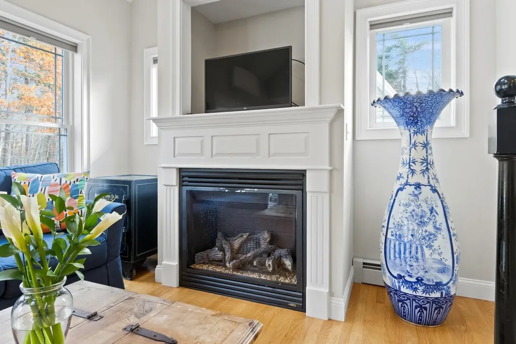 3 Izzy Lane Kittery ME 03904