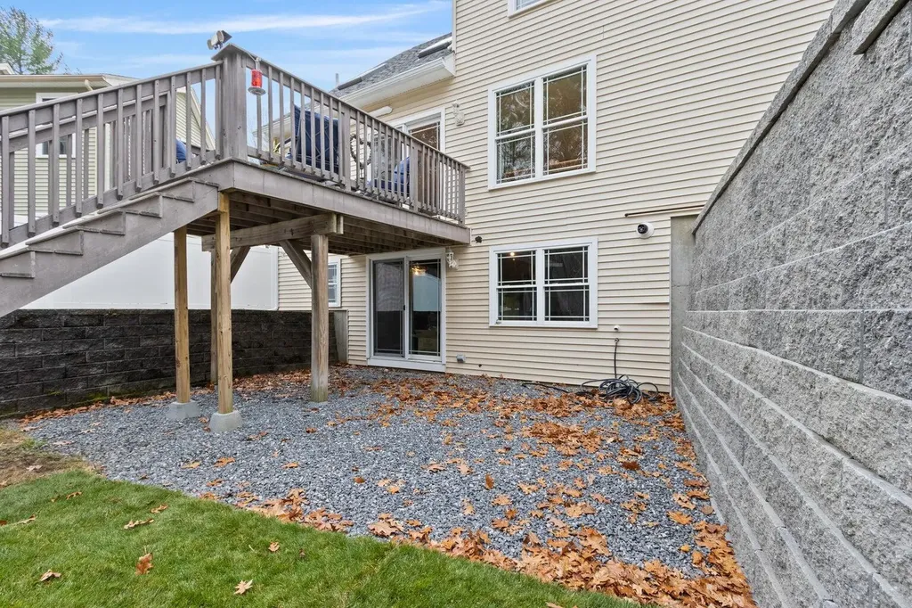 3 Izzy Lane Kittery ME 03904