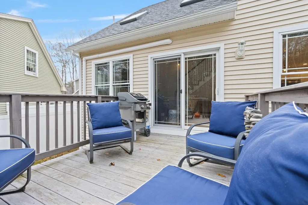 3 Izzy Lane Kittery ME 03904