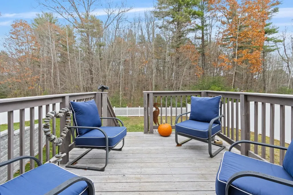 3 Izzy Lane Kittery ME 03904