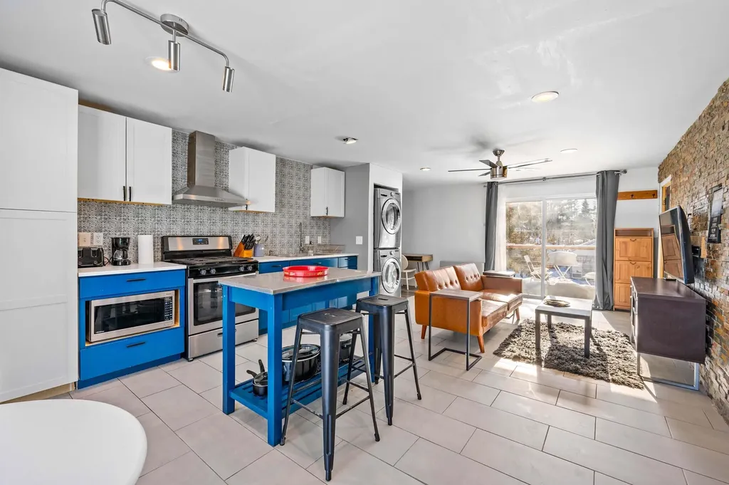 8 Thomas Street Madison ME 04950