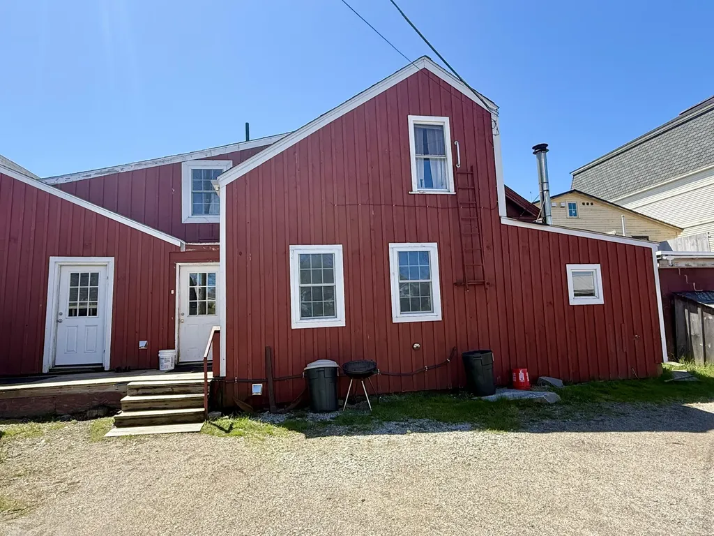54 W Main Street Vinalhaven ME 04863