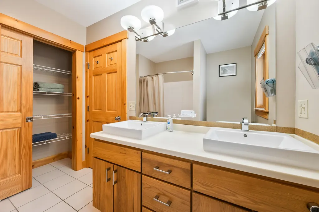 42 Whip Willow Farm Road Rangeley ME 04970