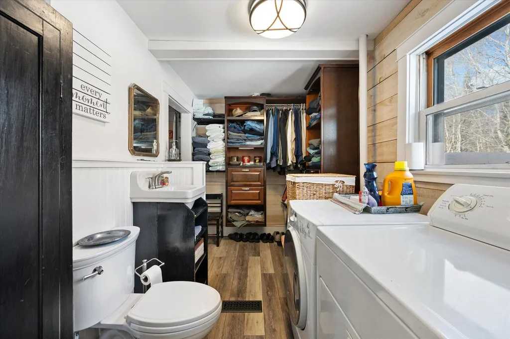 12 Irish Lane Winterport ME 04496