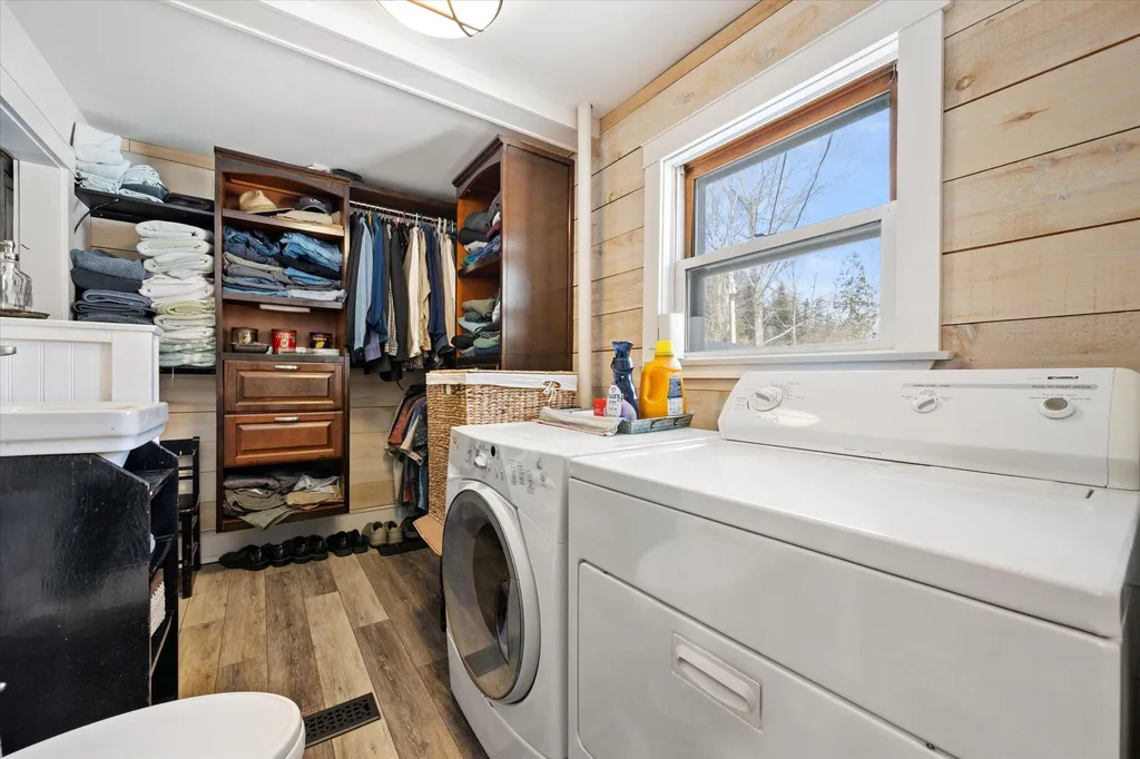 12 Irish Lane Winterport ME 04496
