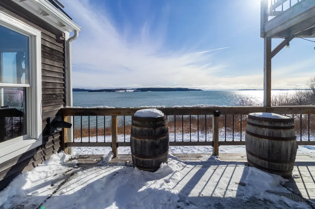 19 Seahaven Road Jonesport ME 04649
